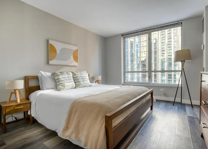 Gold Coast 2br W Outdoor Terrace Nr Beach L Chi-1016 Apartamento