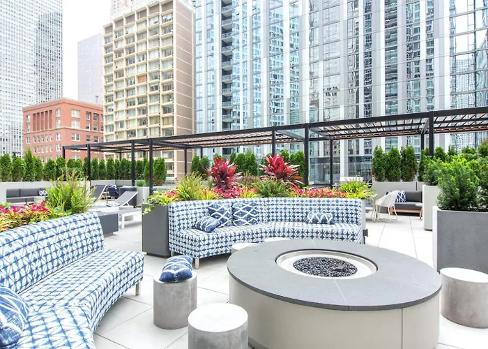 Gold Coast 2br W Outdoor Terrace Nr Beach L Chi-1016 Apartamento